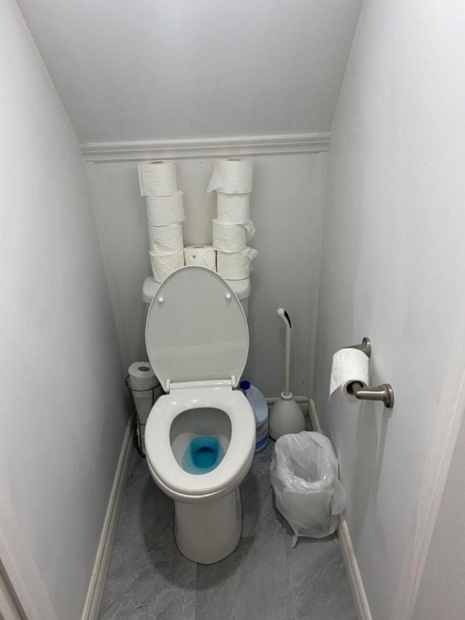 טורונטו Double Room With Shared Bathroom 536B מראה חיצוני תמונה